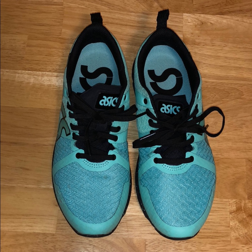 Like new Asics running shoes!